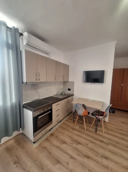 Tirane, jepet me qera garsonier 1+1 Kati 7, 30 m² 400 € 