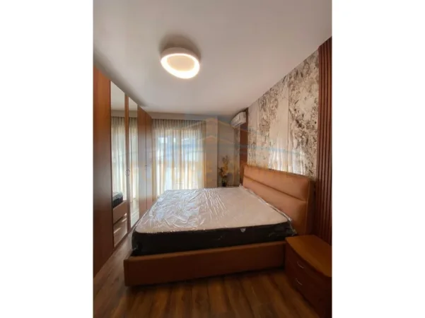 Tirane, shitet apartament 2+1+Ballkon Kati 4, 102 m² 250.000 € (Rruga Mine Peza)