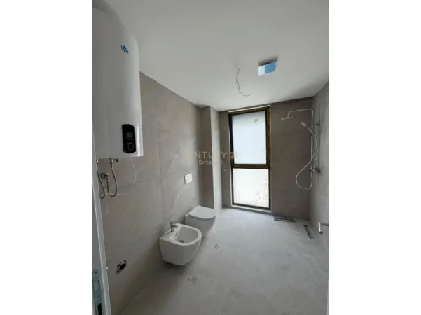 Tirane, shes apartament 2+1+Aneks+Ballkon Kati 6, 118 m² 213.000 € 