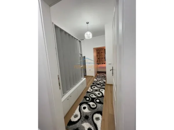 Tirane, shitet apartament 1+1+Ballkon Kati 4, 135.000 € (Oxhaku)