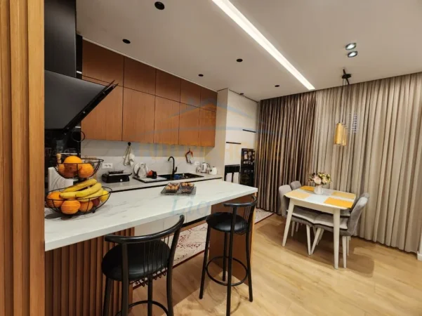 Tirane, shitet apartament 2+1+Ballkon Kati 2, 122 m² 420.000 € (Liqeni i Thate)