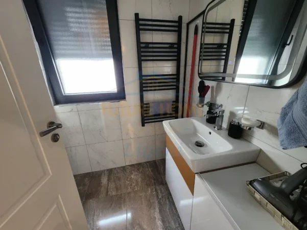 Tirane, shitet apartament 2+1+Ballkon Kati 2, 122 m² 420.000 € (Liqeni i Thate)