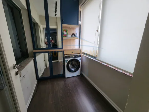 Tirane, jepet me qera apartament 2+1+Ballkon Kati 8, 115 m² 950 € (Bulevardi i Ri)