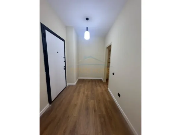 Tirane, shitet apartament 1+1+Ballkon Kati 2, 62 m² 149.000 € (Oxhaku)