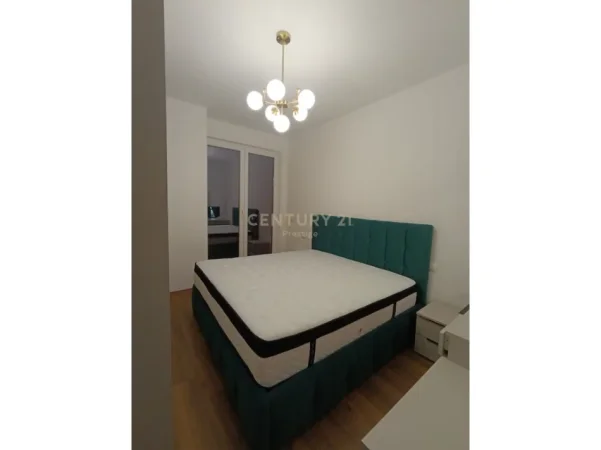 Tirane, jepet me qera apartament 1+1+Ballkon Kati 3, 75 m² 750 € (Shkolla Osman Myderizi)