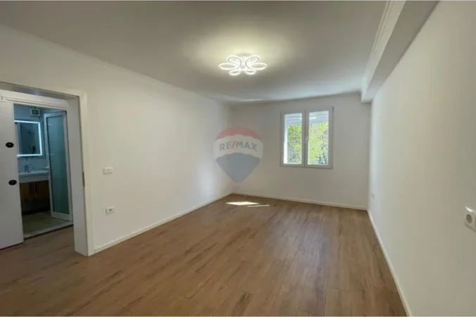 Tirane, shitet apartament 1+1+Ballkon Kati 3, 42 m² 132.000 € (Myslym Shyri)