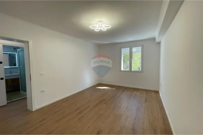 Tirane, shitet apartament 1+1+Ballkon Kati 3, 42 m² 132.000 € (Myslym Shyri)