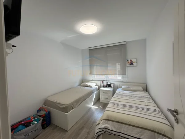 Tirane, shitet apartament 2+1+Ballkon Kati 3, 91 m² 350.000 € (Blloku)