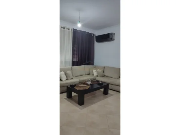 Tirane, jepet me qera 2+1+Ballkon Kati 7, 110 m² 850 € (21 Dhjetori)