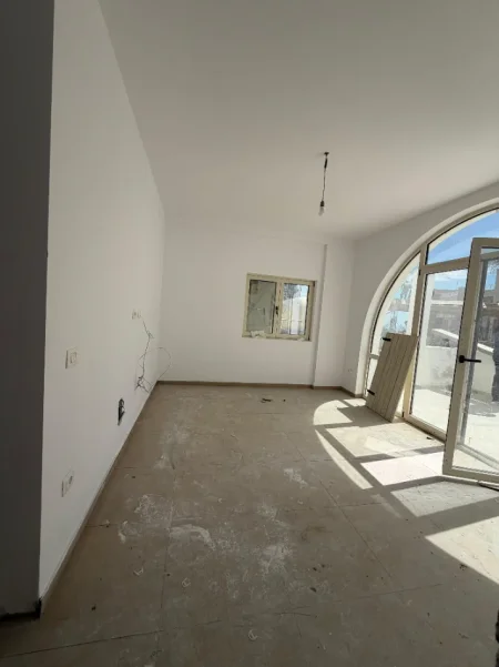 Vlore, shitet apartament 2+1 Kati 1, 92 m² 368.200 € (Dhermi)