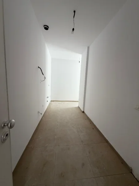 Vlore, shitet apartament 2+1 Kati 1, 92 m² 368.200 € (Dhermi)