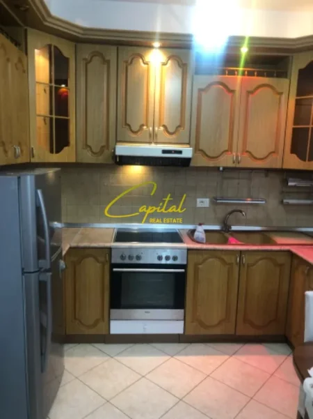 Tirane, jepet me qera apartament 3+1 Kati 5, 120 m² 750 € (DON BOSKO)