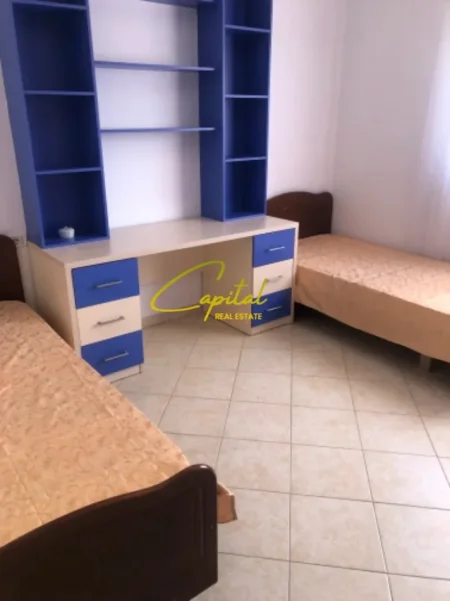 Tirane, jepet me qera apartament 3+1 Kati 5, 120 m² 750 € (DON BOSKO)
