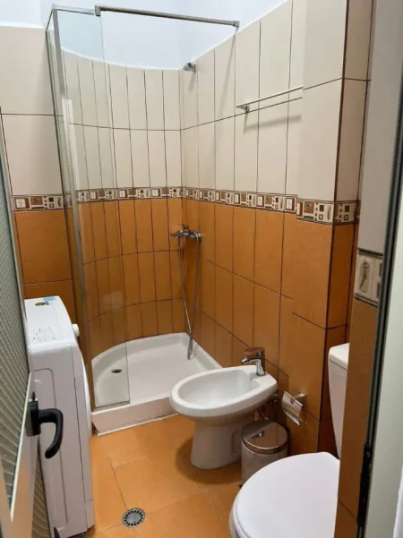 Durres, shitet apartament 2+1+Aneks+Ballkon Kati 5, 140 m² 150.000 € (Golem)
