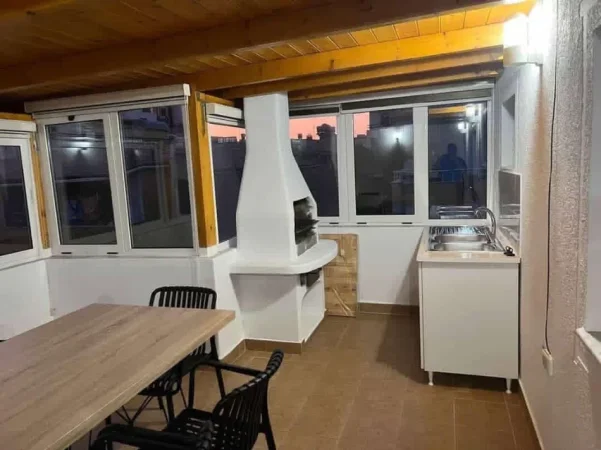 Durres, shitet apartament 2+1+Aneks+Ballkon Kati 5, 140 m² 150.000 € (Golem)
