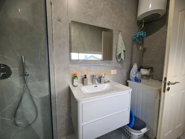 Tirane, jepet me qera apartament 2+1+2 Kati 8, 105 m² 500 € (Yzberisht , Rruga Rexhep Shala.)