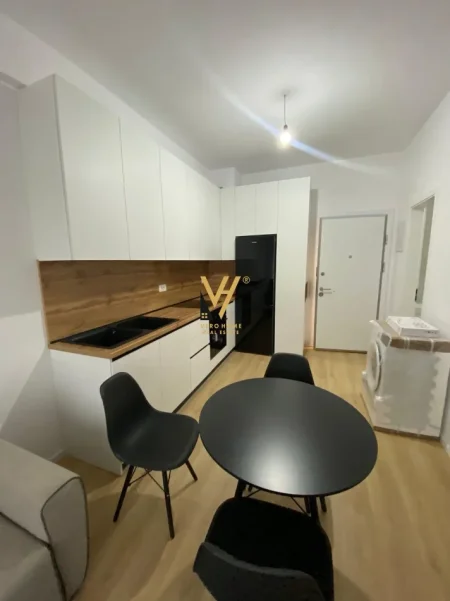Tirane, jepet me qera apartament 1+1+Ballkon Kati 3, 55 m² 420 € (ALI DEMI)