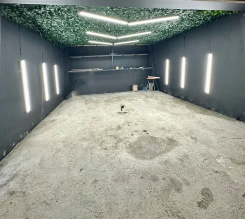 Tirane, jepet me qera magazine Kati -1, 43 m² 250 € (ASTIR)