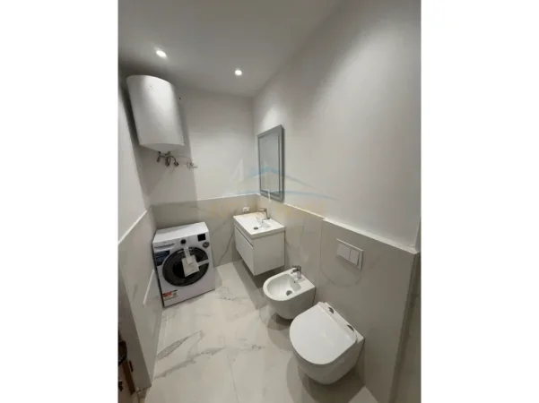 Tirane, jepet me qera apartament 2+1 Kati 7, 98 m² 550 € (UNAZA E RE)