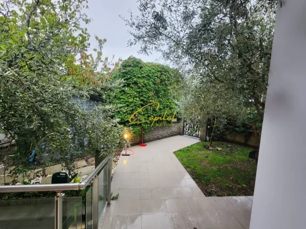 Tirane, jepet me qera Vile 4+1 Kati 3, 250 m² 2.300 € (REZIDENCA LONG HILL)