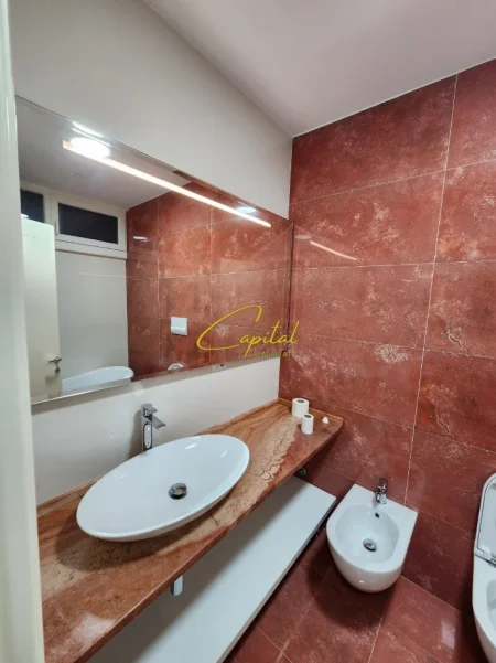 Tirane, jepet me qera Vile 4+1 Kati 3, 250 m² 2.300 € (REZIDENCA LONG HILL)