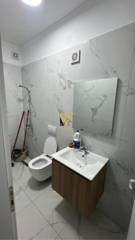 Tirane, jepet me qera apartament 1+1+Ballkon Kati 1, 92 m² 670 € (LIQENI I THATE )