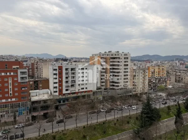 Tirane, shitet apartament 2+1 Kati 10, 128 m² 260.000 € (BULEVARDI “ZHAN D’ARK ” PRANË BRRYLIT)