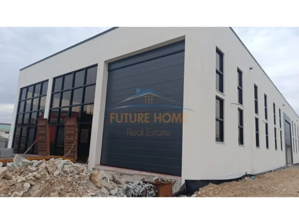 Tirane, jepet me qera ambjent biznesi Kati 0, 1.000 m² 4.000 € (VORE)