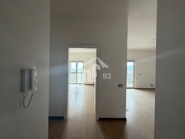 Tirane, shitet apartament 2+1 Kati 3, 106 m² 195.000 € (SAUK I VJETËR)