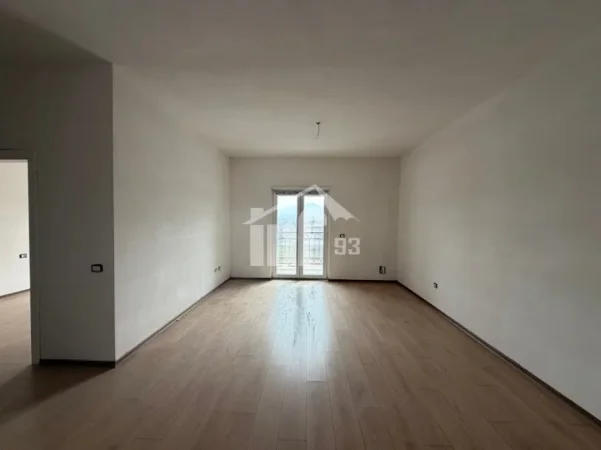 Tirane, shitet apartament 2+1 Kati 3, 106 m² 195.000 € (SAUK I VJETËR)