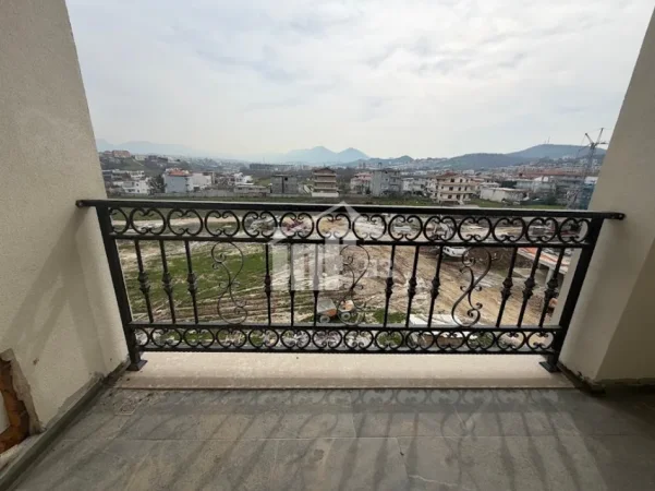 Tirane, shitet apartament 2+1 Kati 3, 106 m² 195.000 € (SAUK I VJETËR)