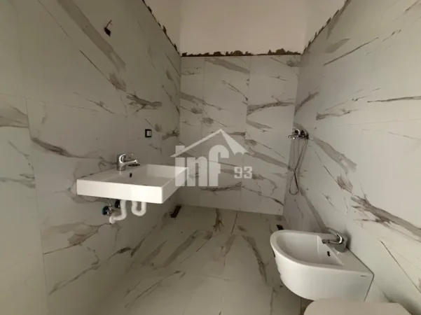 Tirane, shitet apartament 2+1 Kati 3, 106 m² 195.000 € (SAUK I VJETËR)