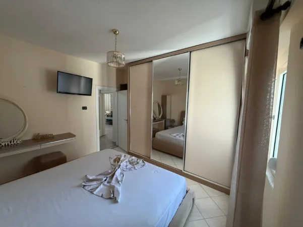 Durres, jepet me qera apartament 2+1 Kati 4, 100 m² 600 € (Prane Portit)