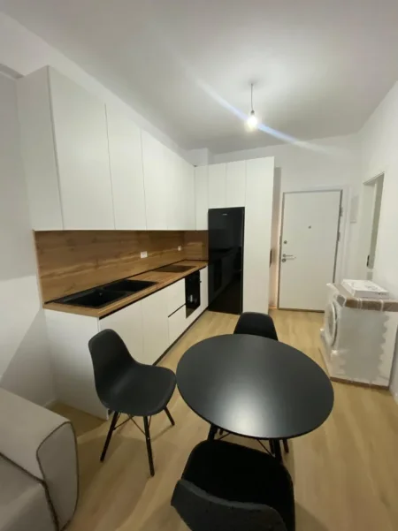 Tirane, jepet me qera apartament 1+1+Ballkon Kati 3, 50 m² 400 € (Ali Demi/Rezidenca Kadiu)