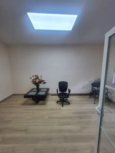 Tirane, jepet me qera apartament 1+1+Aneks+Ballkon Kati 2, 53 m² 700 € (rruga mine peza)