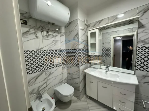 Tirane, shitet apartament 2+1 Kati 3, 119 m² 200.000 € (LAPRAKE)