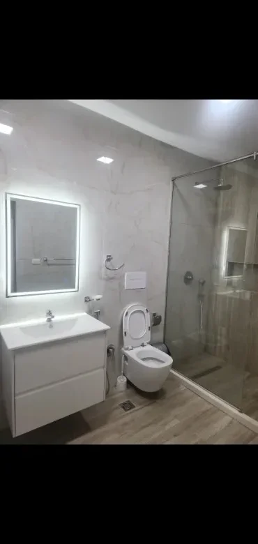 Tirane, jepet me qera apartament 1+1 Kati 2, 65 m² 650 € (Myslym Shyri)
