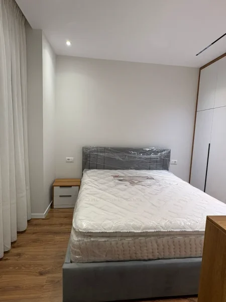 Tirane, jepet me qera apartament 1+1+Ballkon Kati 2, 62 m² 570€ (Laprake/Rr.Dritan Hoxha)
