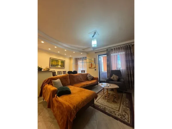 Tirane, jepet me qera apartament 3+1+2+PARKIM , Kati 7, 109 m² 900 € (RRUGA E BOGDANEVE)