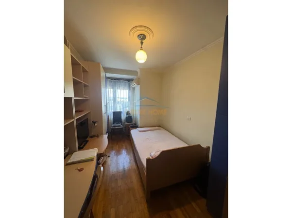 Tirane, jepet me qera apartament 3+1+2+PARKIM , Kati 7, 109 m² 900 € (RRUGA E BOGDANEVE)