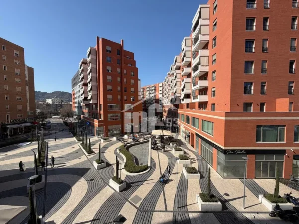 Tirane, jepet me qera apartament 1+1 Kati 1, 71 m² 600 € (TEK KOMPLEKSI “DELIJORGJI”)