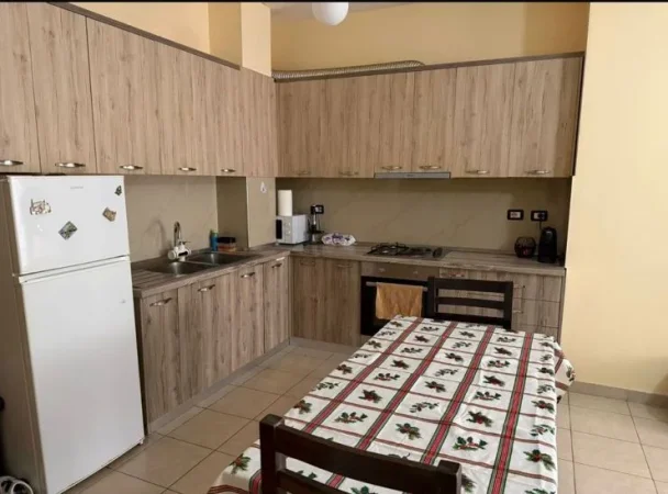 Tirane, jepet me qera apartament 2+1 Kati 5, 96 m² 550 € (LIQENI I THATE)