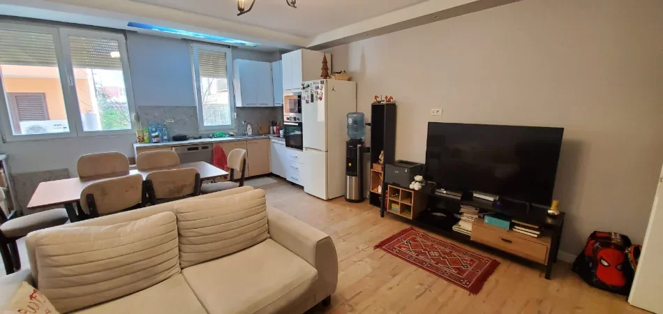 Tirane, shitet apartament 2+1+Ballkon Kati 3, 115 m² 241.500 €
