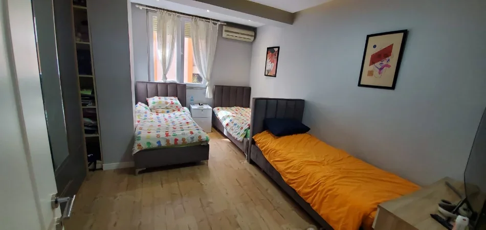 Tirane, shitet apartament 2+1+Ballkon Kati 3, 115 m² 241.500 €