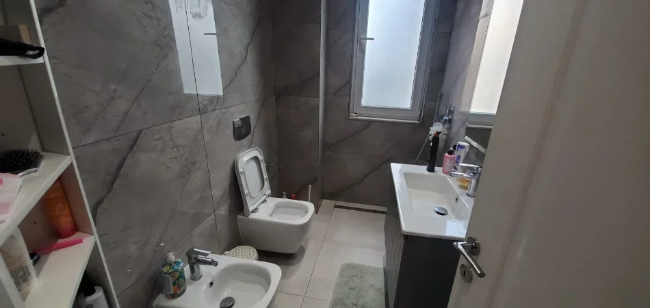 Tirane, shitet apartament 2+1+Ballkon Kati 3, 115 m² 241.500 €