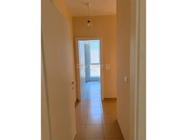 Tirane, jepet me qera apartament 2+1+Ballkon Kati 4, 120 m² 500 € 