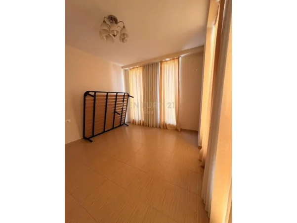 Tirane, jepet me qera apartament 2+1+Ballkon Kati 4, 120 m² 500 € 