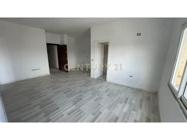 Durres, shitet apartament 3+1 Kati 7, 93 m² 100.000 € 
