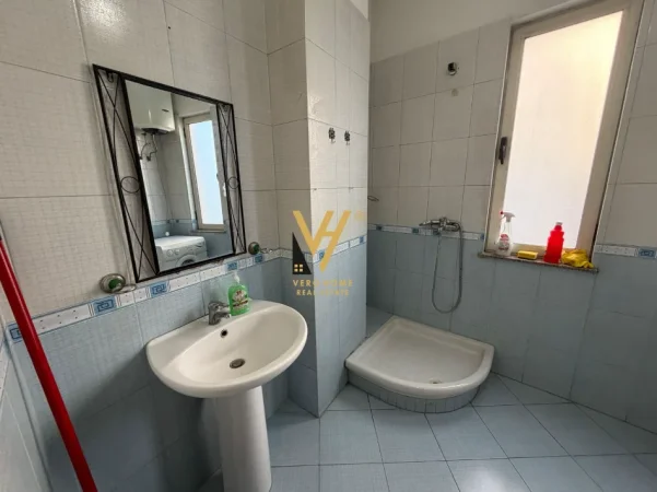 Tirane, jepet me qera apartament 1+1+Ballkon Kati 3, 70 m² 420 € (ASTIR)