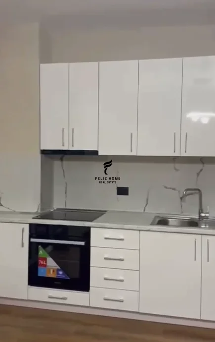 Tirane, jepet me qera apartament 1+1 Kati 2, 60 m² 500 € (XHAMLLIKU)